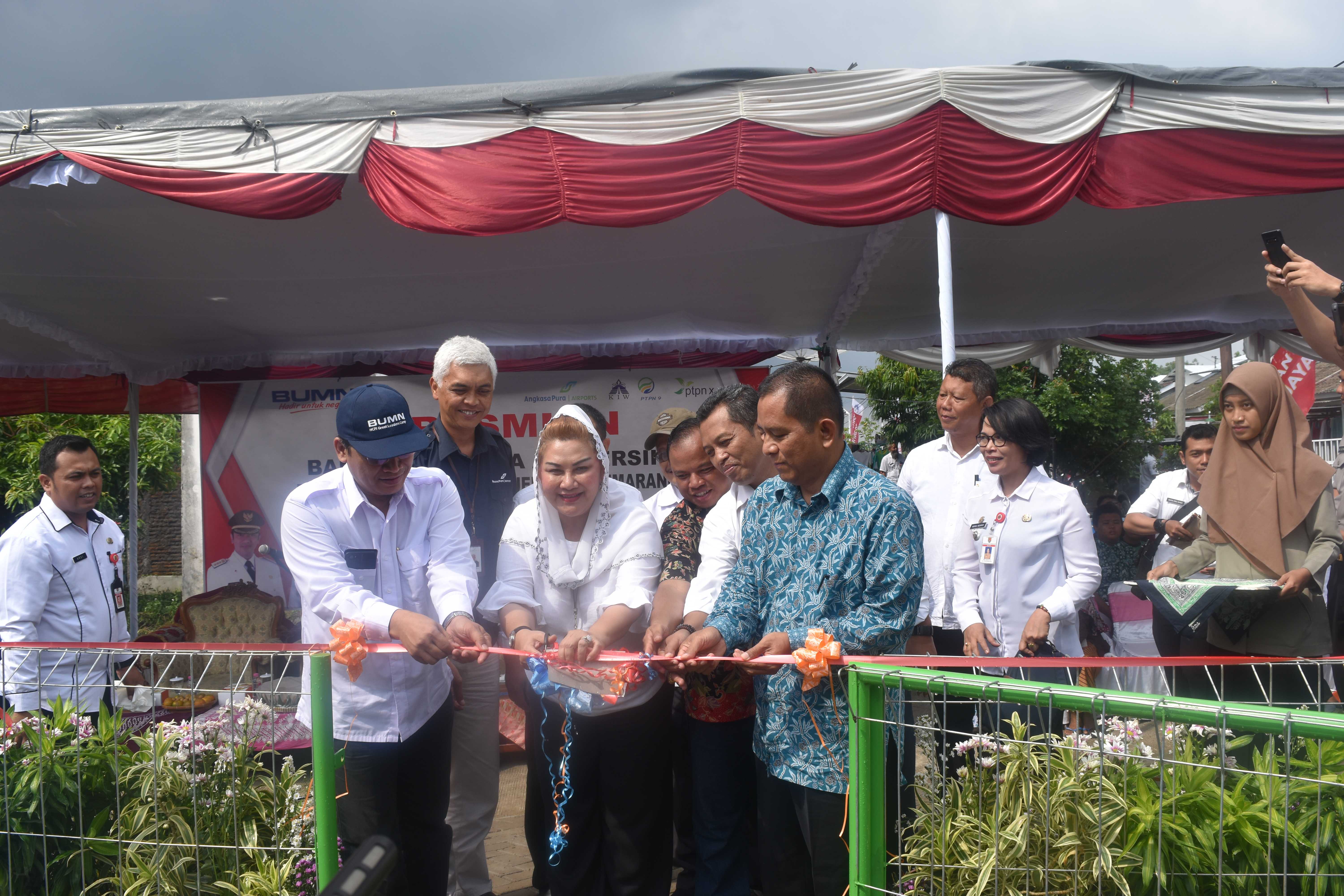 Bantuan sarana air bersih KIW