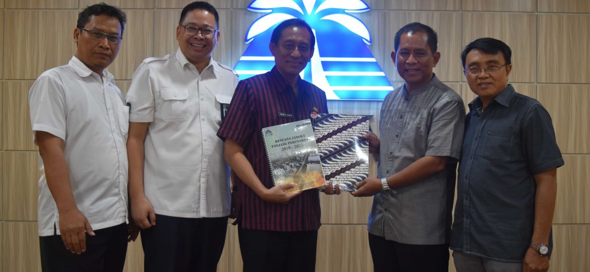 sambut komisaris baru PT KIW